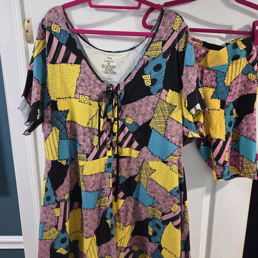 READ DESCRIPTION- Hot Topic Patchwork Sallt Dress + Torrid Sally Shorts - Picture 6 of 14